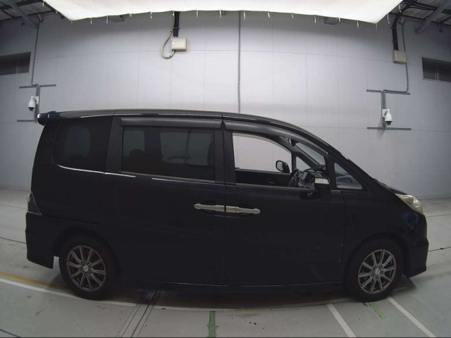 HONDA STEP WAGON 2009