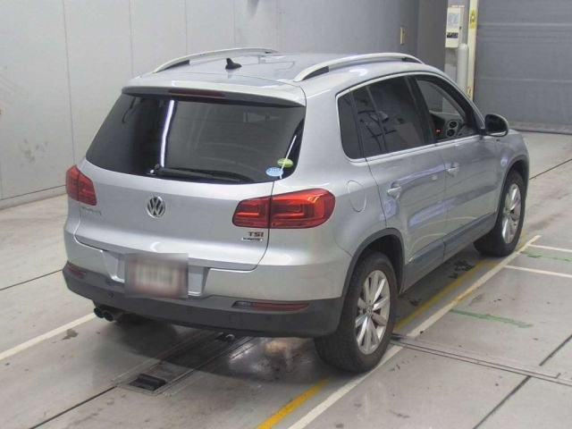 VOLKSWAGEN TIGUAN 2015