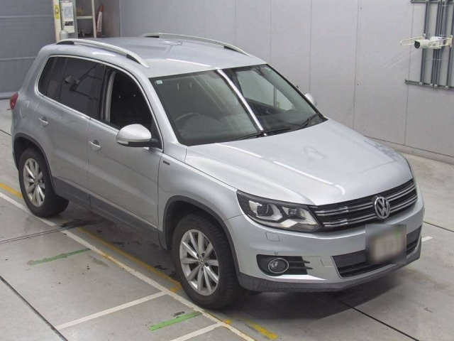VOLKSWAGEN TIGUAN 2015