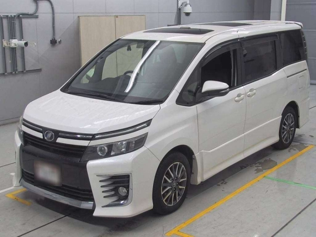 TOYOTA VOXY 2014