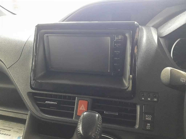 TOYOTA VOXY 2014