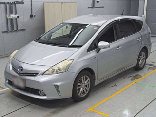 TOYOTA PRIUS ALPHA 2013