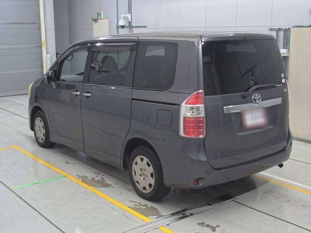 TOYOTA NOAH 2009