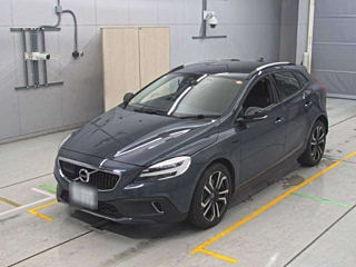 VOLVO V40 2017