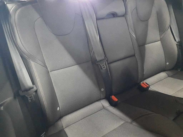 VOLVO V40 2017