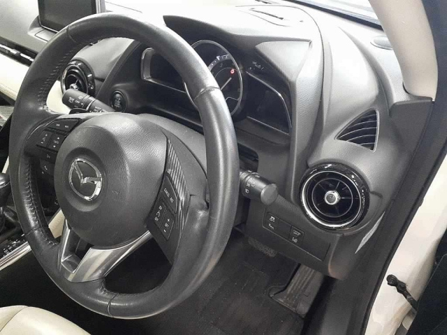 MAZDA DEMIO 2014
