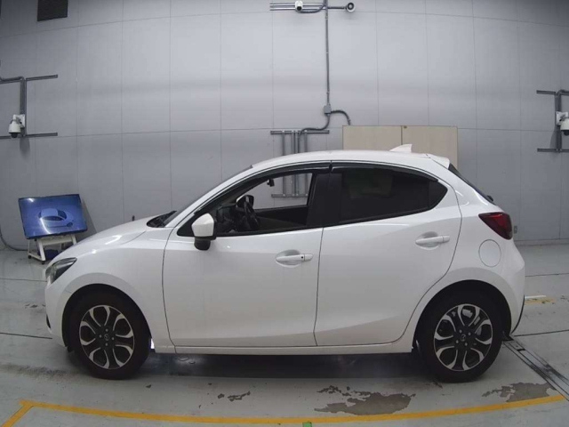 MAZDA DEMIO 2014