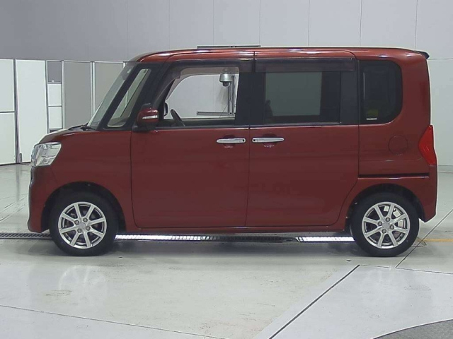 DAIHATSU TANTO 2015