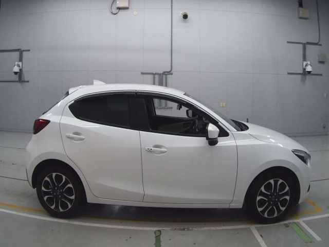 MAZDA DEMIO 2014