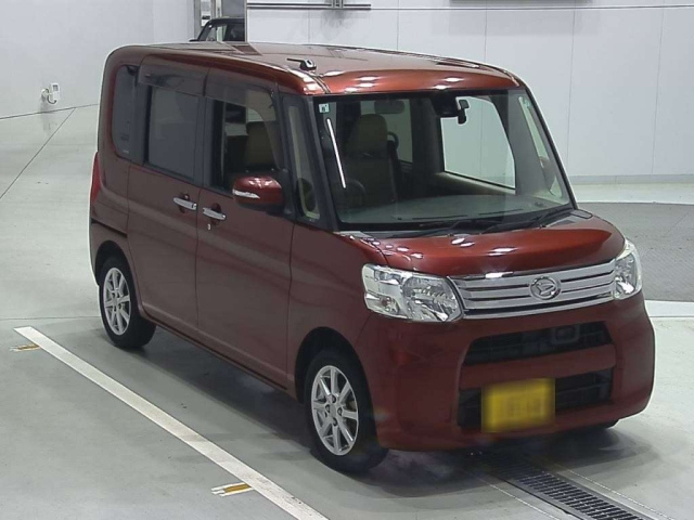 DAIHATSU TANTO 2015