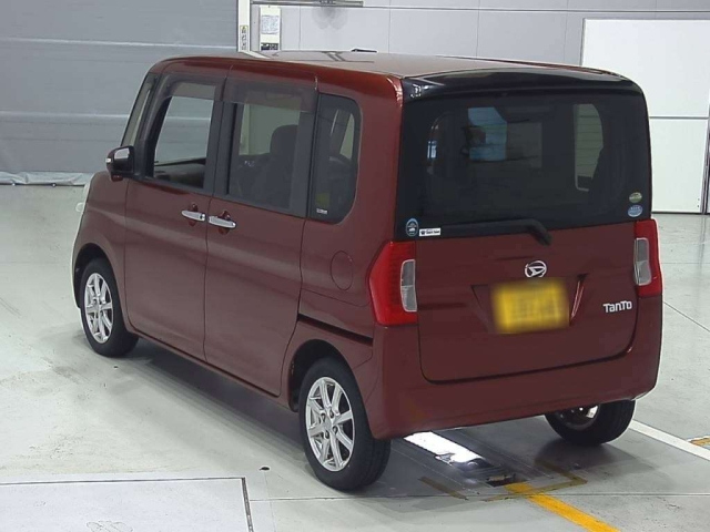 DAIHATSU TANTO 2015