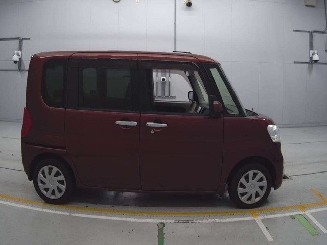 DAIHATSU TANTO 2014