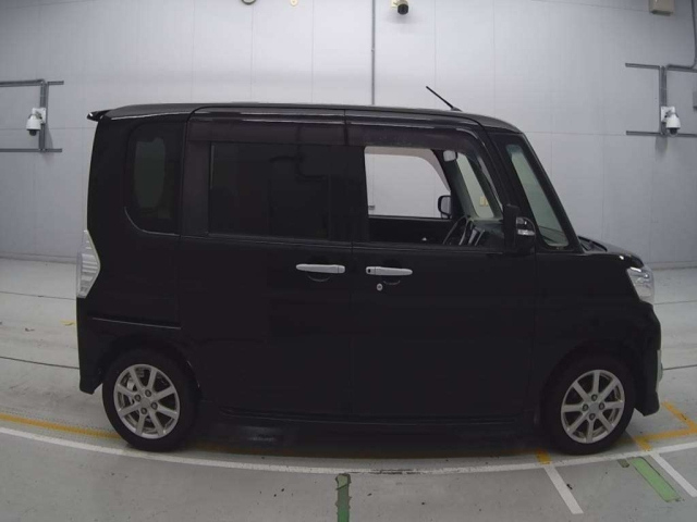 DAIHATSU TANTO 2013