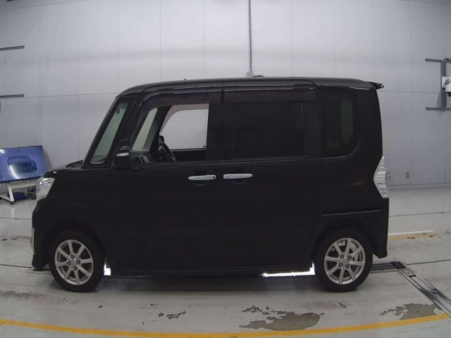 DAIHATSU TANTO 2013