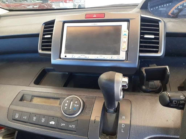 HONDA FREED 2011