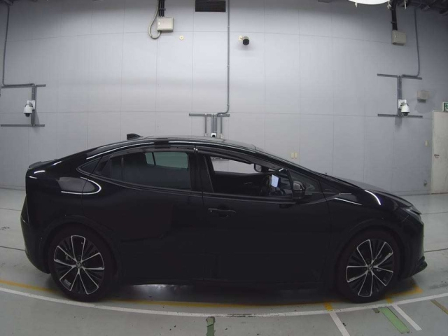 TOYOTA PRIUS 2023