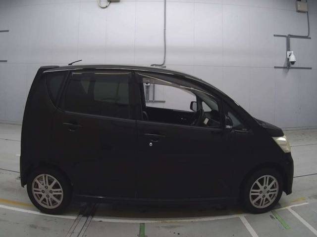DAIHATSU MOVE 2010