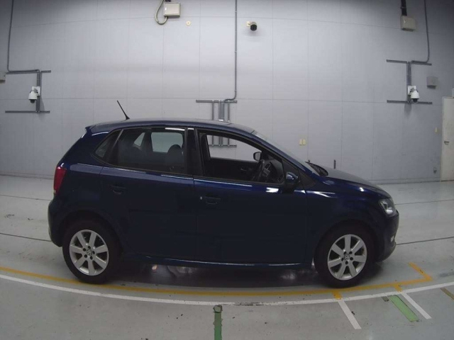 VOLKSWAGEN POLO 2013