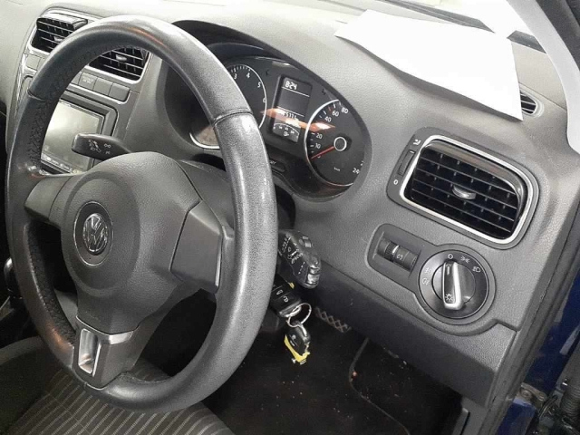 VOLKSWAGEN POLO 2013