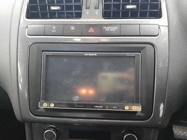 VOLKSWAGEN POLO 2013