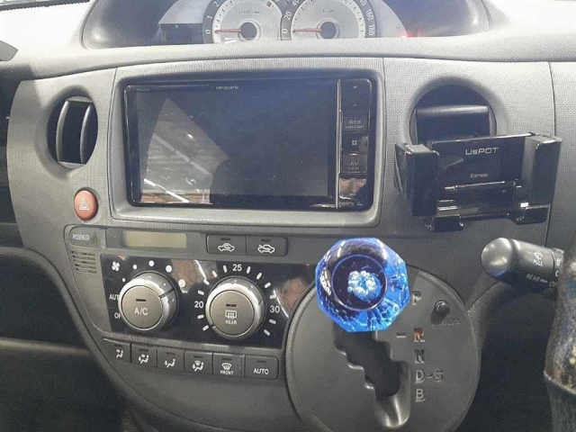 TOYOTA SIENTA 2012