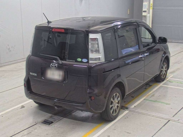 TOYOTA SIENTA 2012