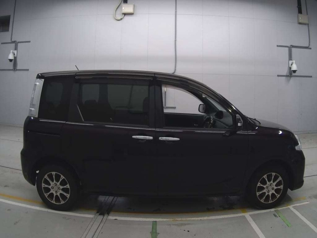 TOYOTA SIENTA 2012