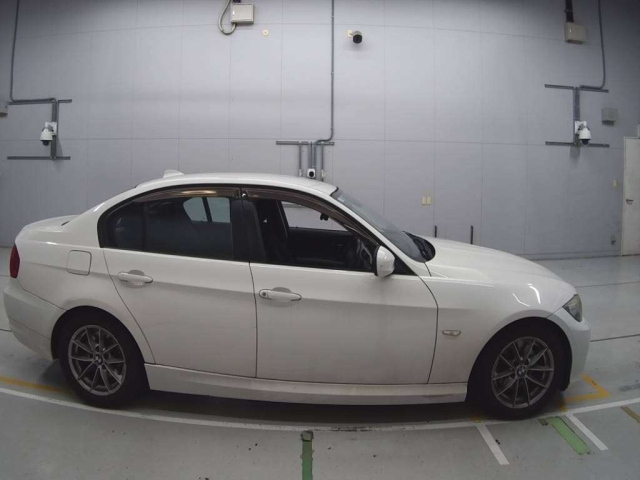 BMW 3 SERIES 2011