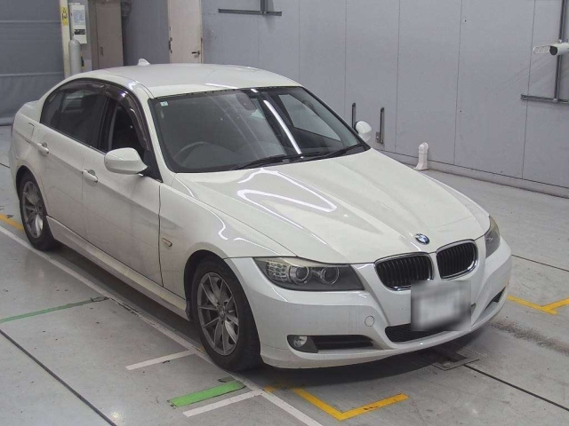 BMW 3 SERIES 2011