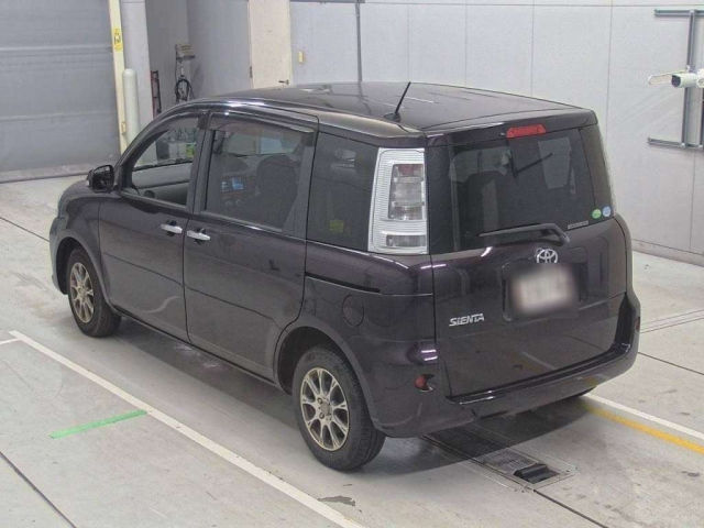 TOYOTA SIENTA 2012
