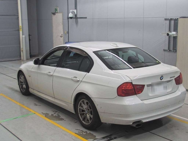 BMW 3 SERIES 2011