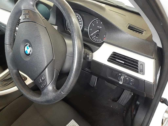 BMW 3 SERIES 2011