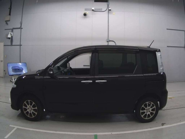 TOYOTA SIENTA 2012