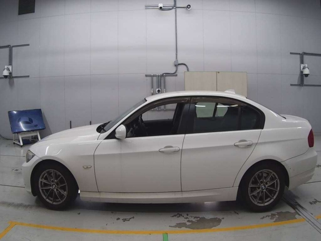 BMW 3 SERIES 2011