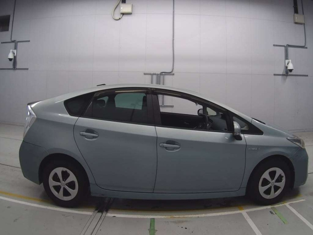 TOYOTA PRIUS 2014