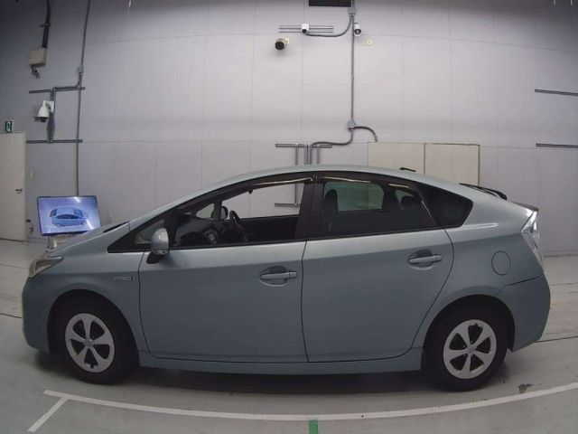 TOYOTA PRIUS 2014