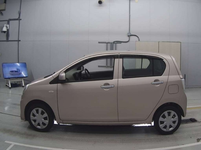 DAIHATSU MIRA E S 2014