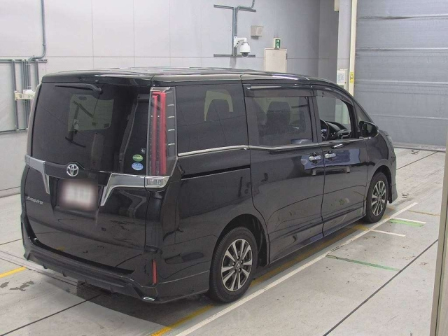 TOYOTA ESQUIRE 2018