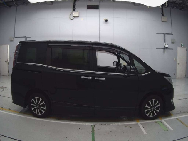 TOYOTA ESQUIRE 2018