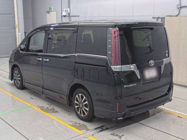 TOYOTA ESQUIRE 2018