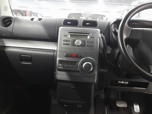 DAIHATSU MOVE CONTE 2011