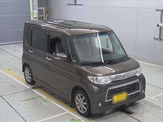 DAIHATSU TANTO 2011