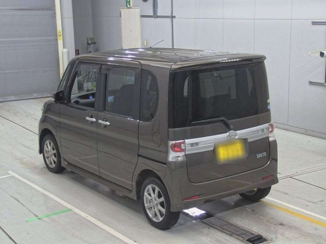 DAIHATSU TANTO 2011