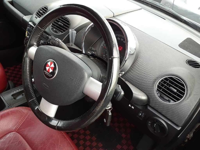 VOLKSWAGEN NEW BEETLE 2009