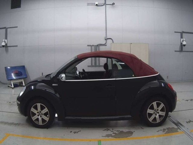 VOLKSWAGEN NEW BEETLE 2009