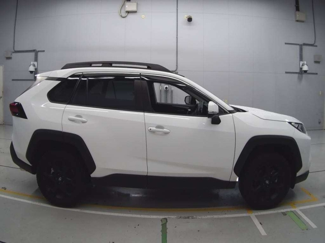 TOYOTA RAV4 2021
