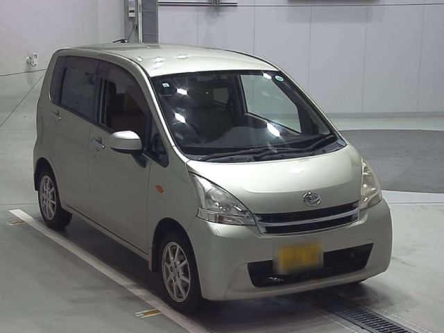 DAIHATSU MOVE 2011
