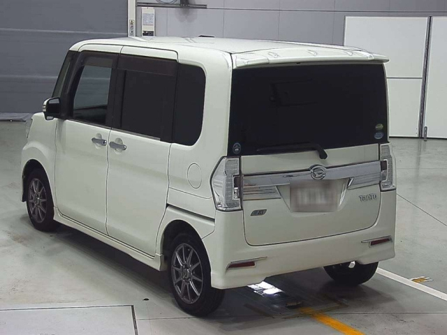 DAIHATSU TANTO 2015
