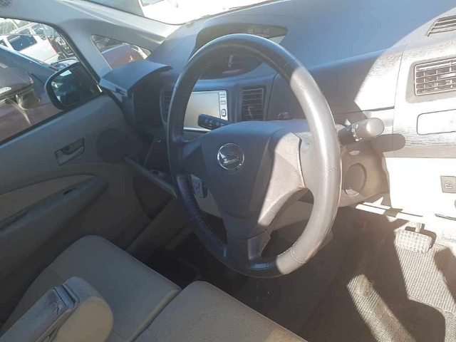 DAIHATSU MOVE 2011