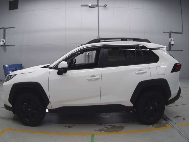 TOYOTA RAV4 2021